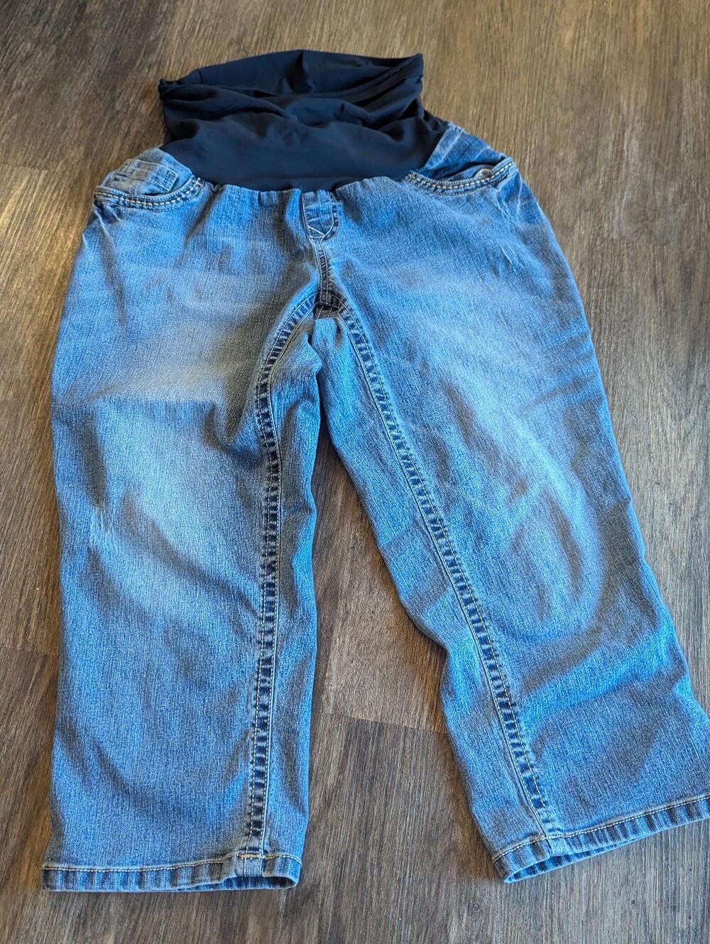 Maternity Capri Jeans Motherhood Maternity Size Large - Picture 2 of 7